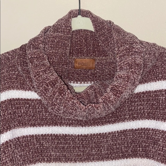 Stripped high- low Turtleneck Sweater - Picture 5 of 10